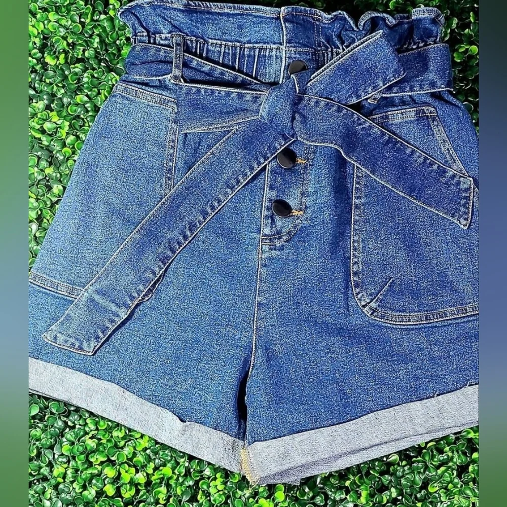 Paper Bag Denim Cuffed Shorts - Picture 4 of 5